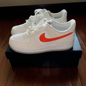 Air Force 1 07’ SE ‘First Use’ 2021. White/Orange-Summit White-Sail.